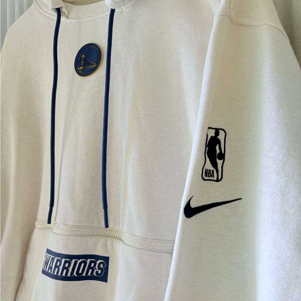 NBA Warriors White Hoodie with Blue Accents - Picture 4 of 6